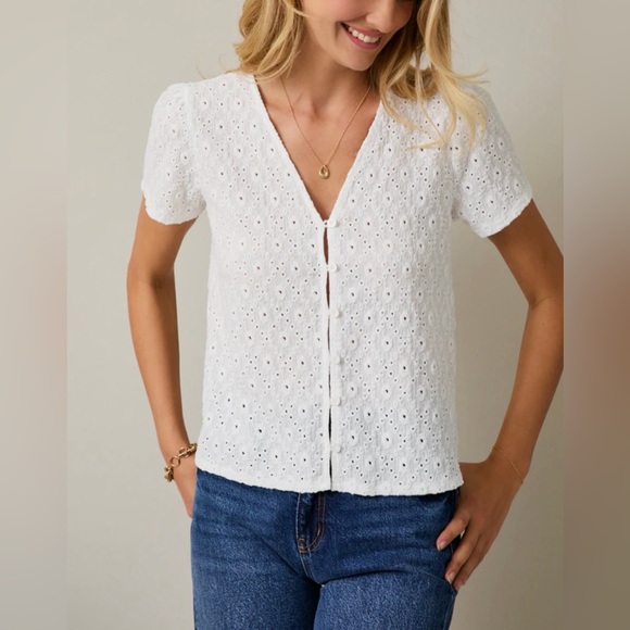Gilli Tops - Gilli White Eyelet Button-Front Short Sleeve Top